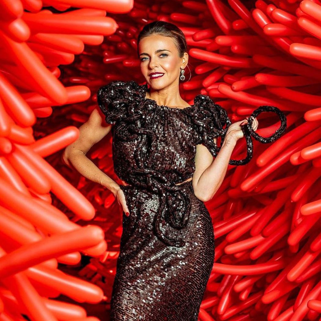 Najpiękniejsze andrzejkowe sukienki z wyprzedaży w Mohito. Modele w stylu gwiazd tańsze nawet o połowę